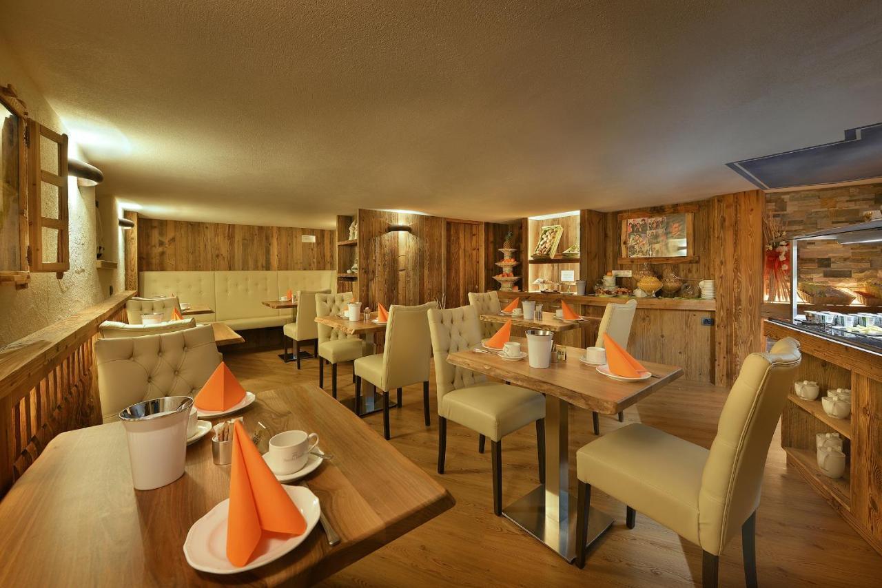Hotel Piccolo Mondo ลีวินโญ ภายนอก รูปภาพ